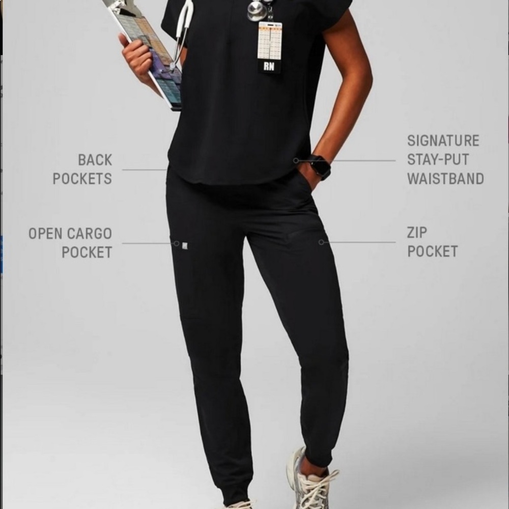 Fabletics Scrub Pants!! - Picture 2 of 3
